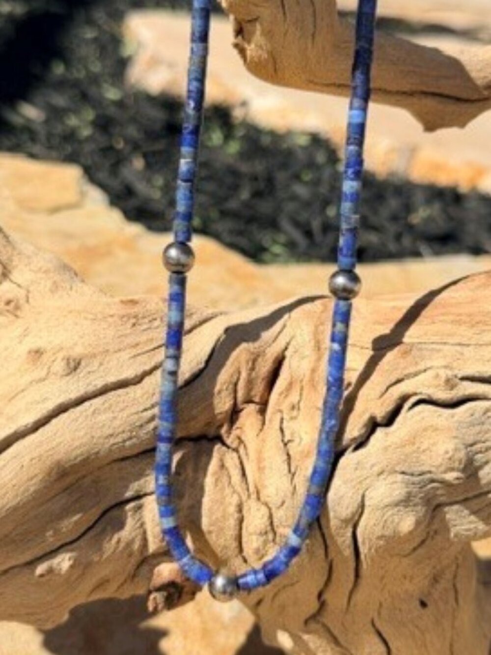 Hand-Strung Blue Lapis and Navajo Pearl Necklace. - Picture 3 of 4